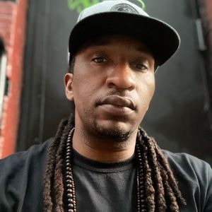 Meet your Posher, Dennis